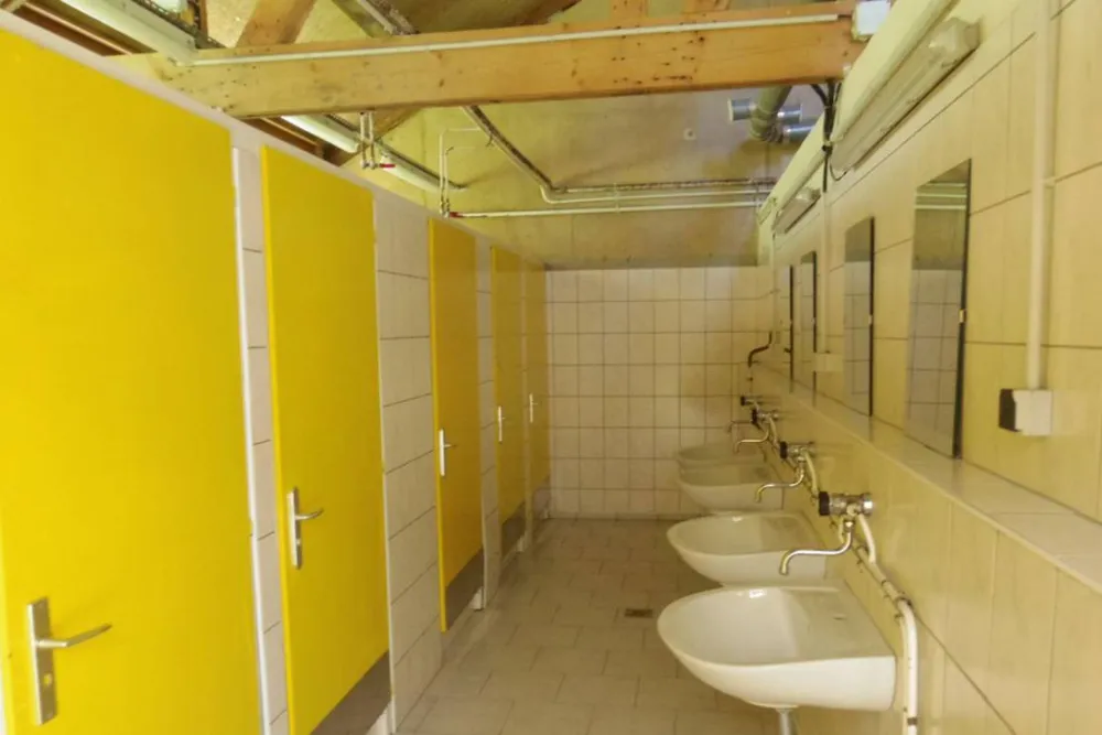 Camping Intercommunal Du Plan D'eau De Courtavon