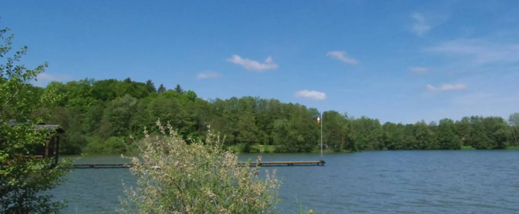 Camping Intercommunal Du Plan D'eau De Courtavon