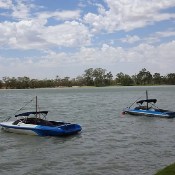 Lake Lascelles Campground