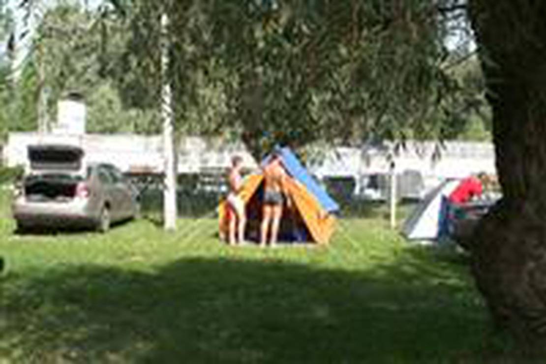 Füzes Camping - Panzió és Strandbad photo 2