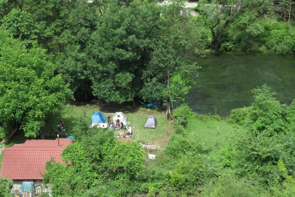 River Camp Matka -Salamander