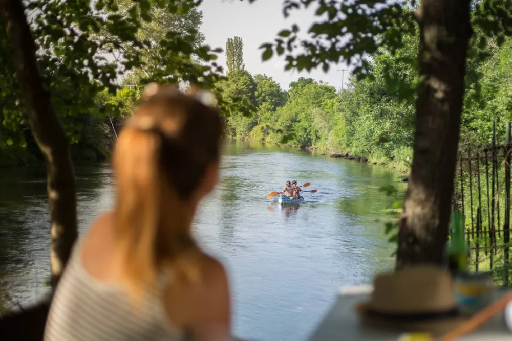 River Camp Matka -Salamander