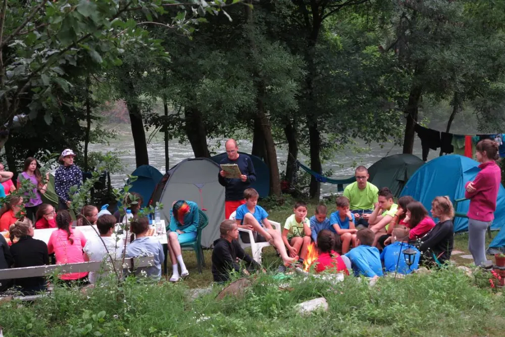 River Camp Matka -Salamander