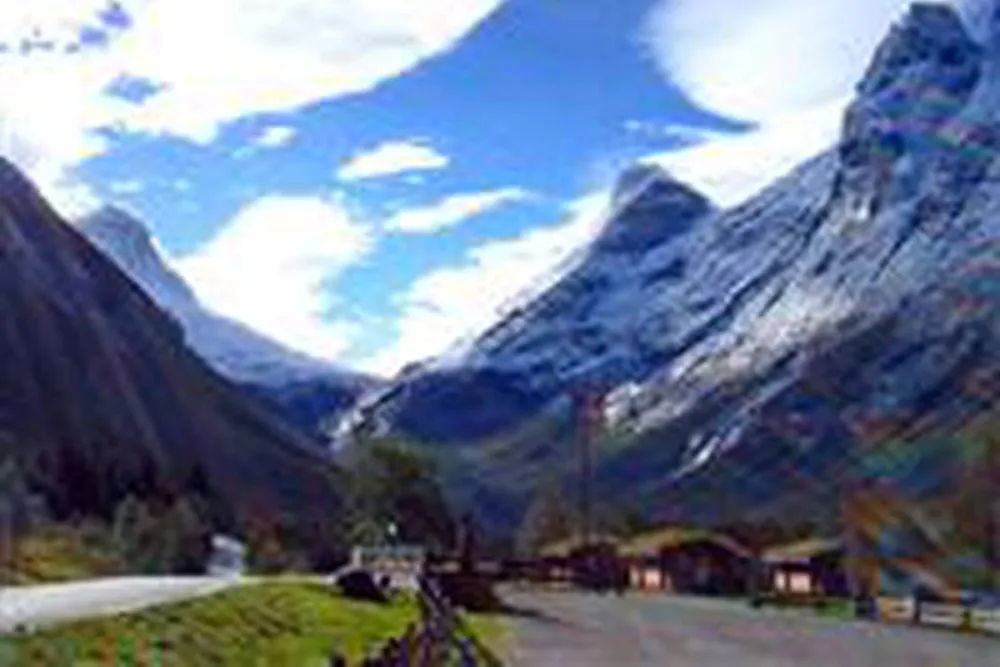 Trollstigen Camping Og Gjestegård