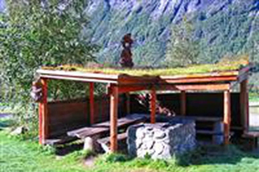 Trollstigen Camping Og Gjestegård