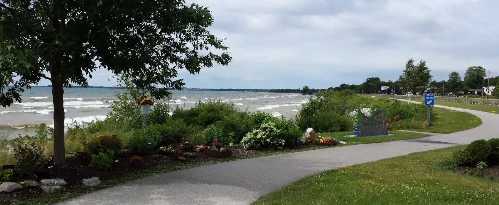 Village Inn on the Lake Hotel & RV Park