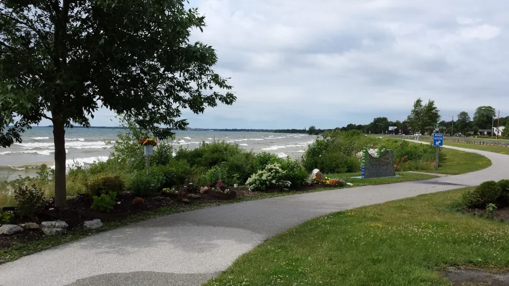 Village Inn on the Lake Hotel & RV Park