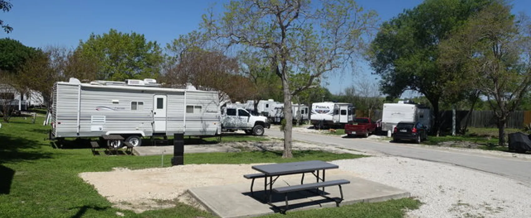 Hill Country Cottage & RV Resort