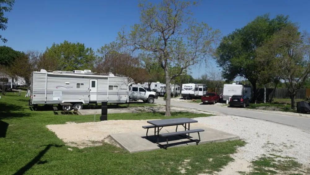 Hill Country Cottage & RV Resort
