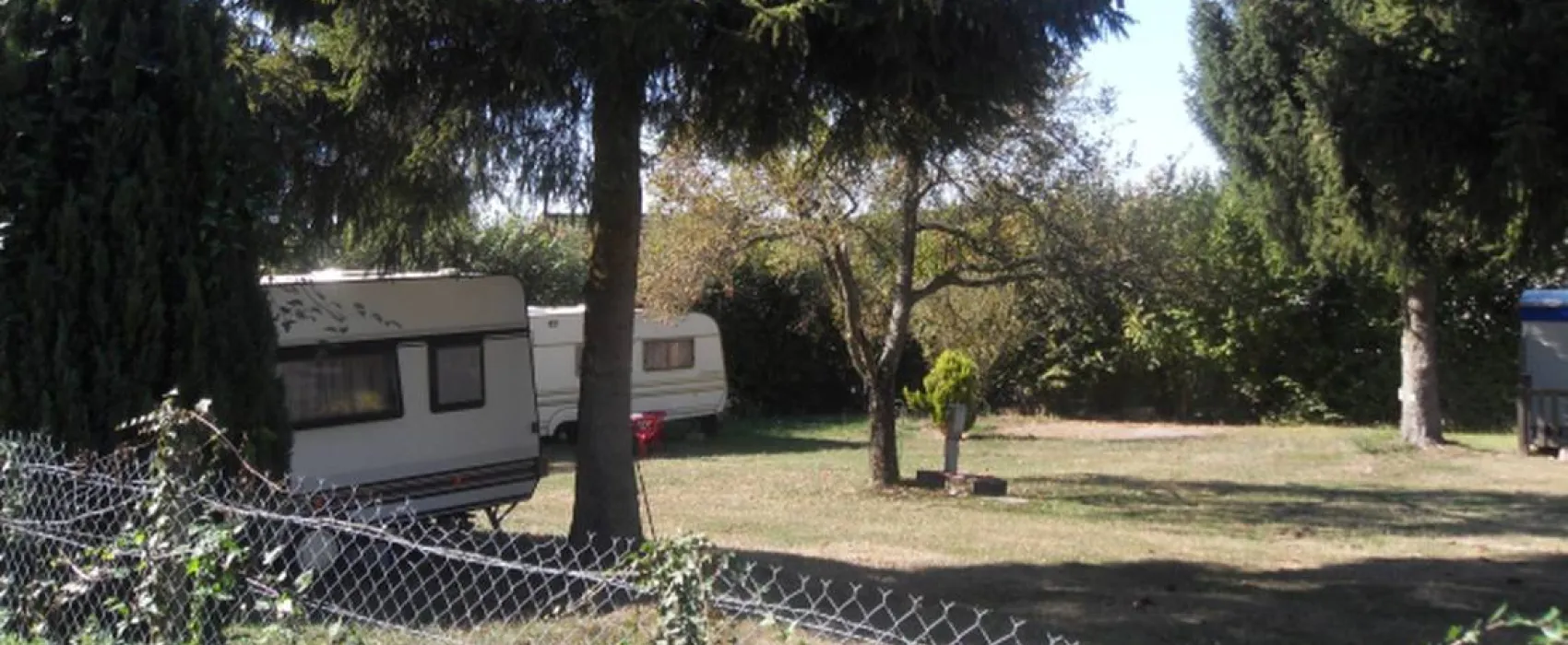 Camping aire naturelle De Mont-Chardon