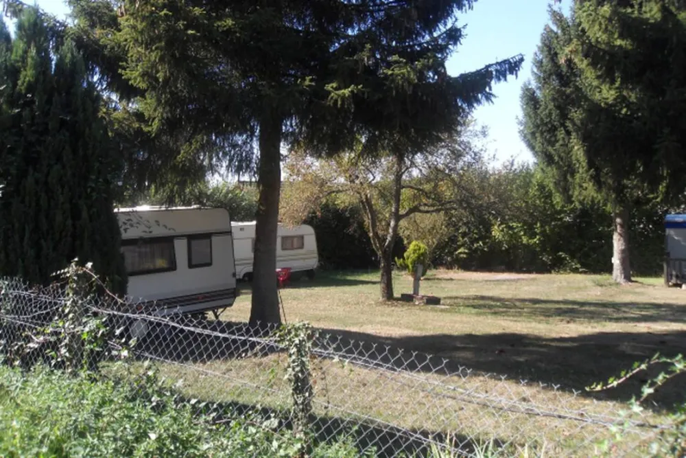 Camping aire naturelle De Mont-Chardon
