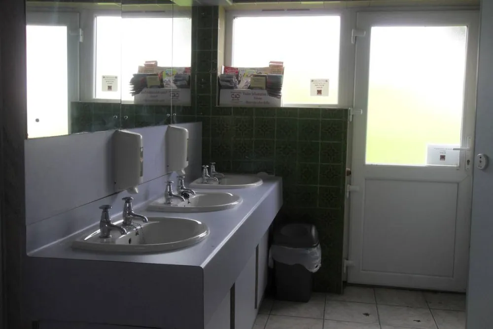 Black Swan Country Park