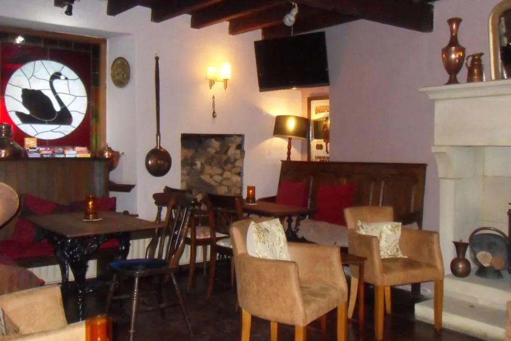 Black Swan Country Park