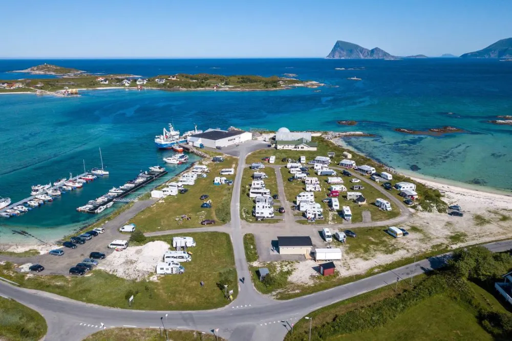 Sommarøy Camping & Marina