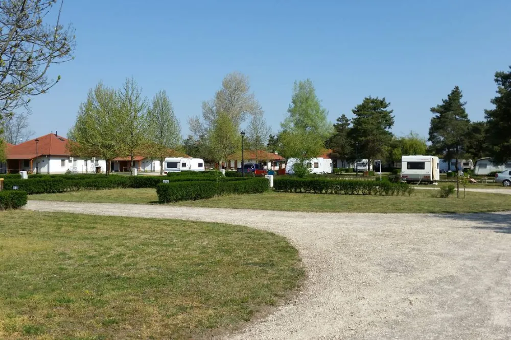 Apartmanpark és Kemping - Cegléd