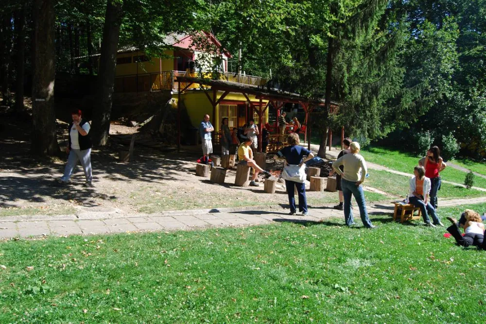 Hollóstetői Hegyi Camping