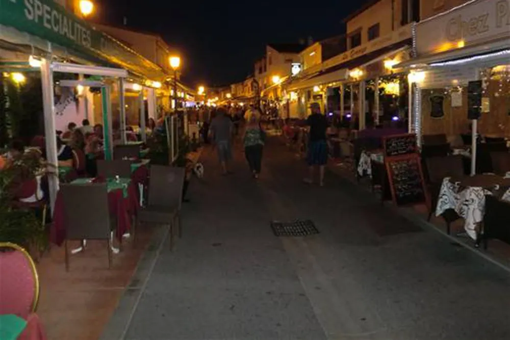 Camping Le Clos Du Rhone