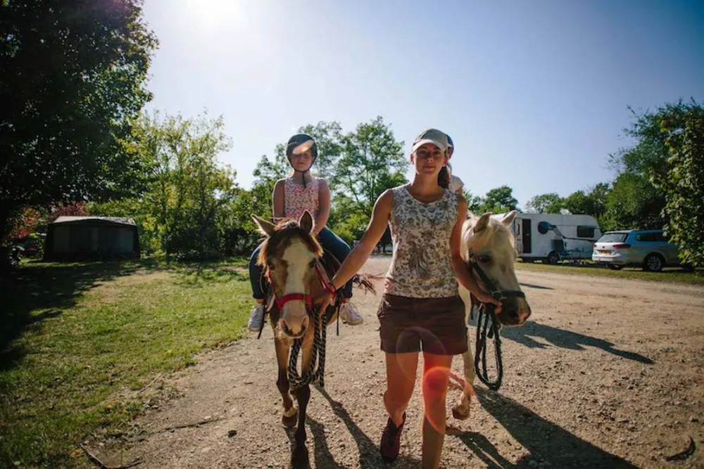 Camping les Plages de l'Ain