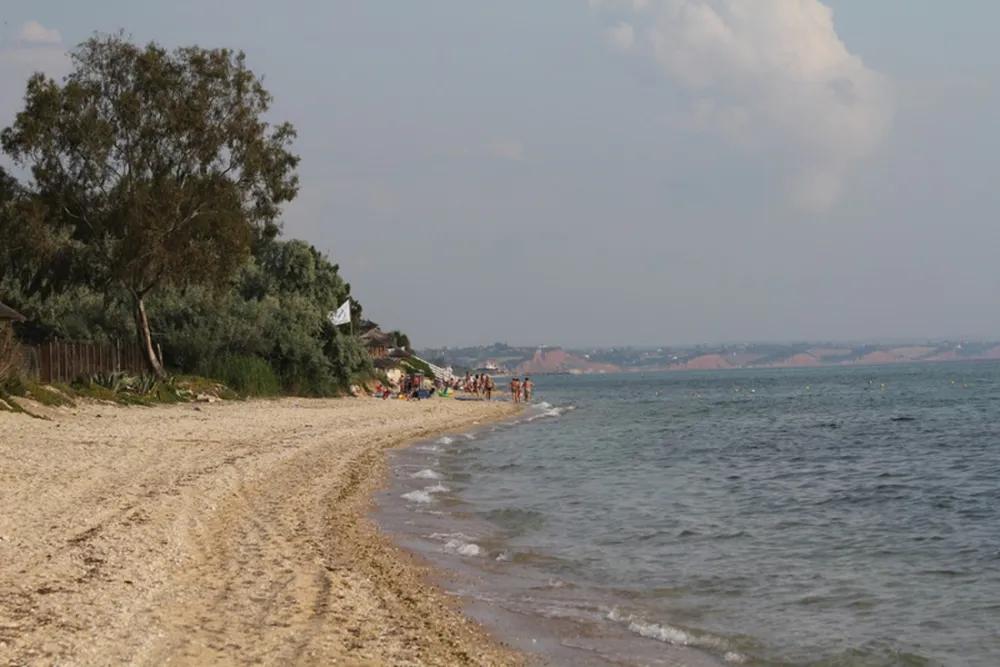 Ouzouni Beach