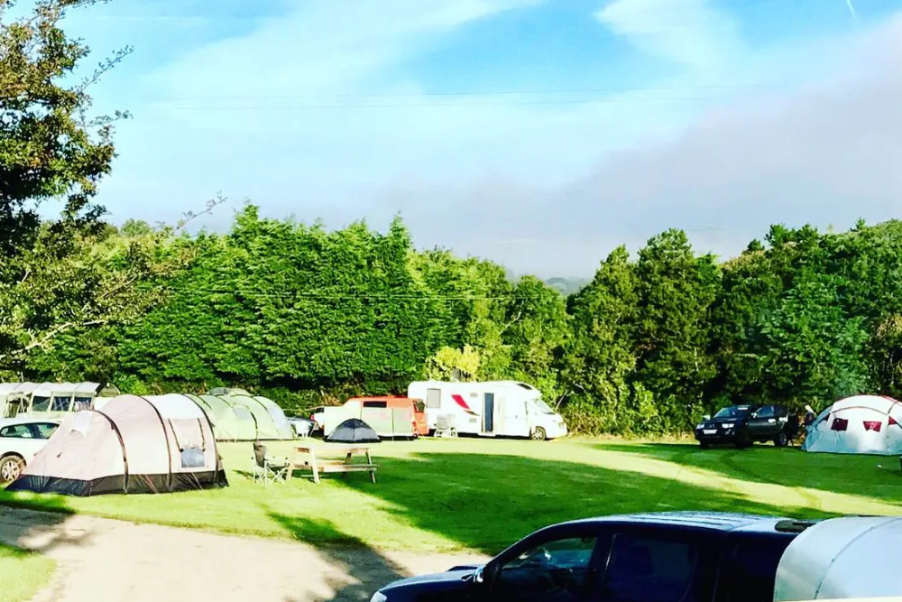 Tregroes Caravan, Camping and Glamping Park