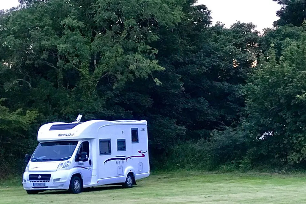 Tregroes Caravan, Camping and Glamping Park