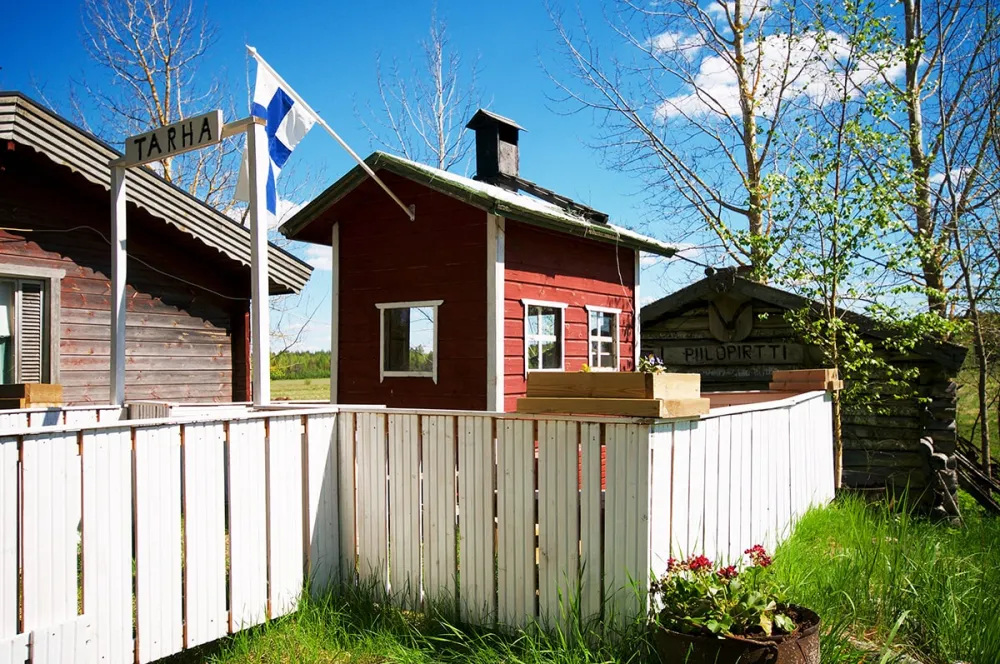 Hakunin hevos- ja kotieläintila