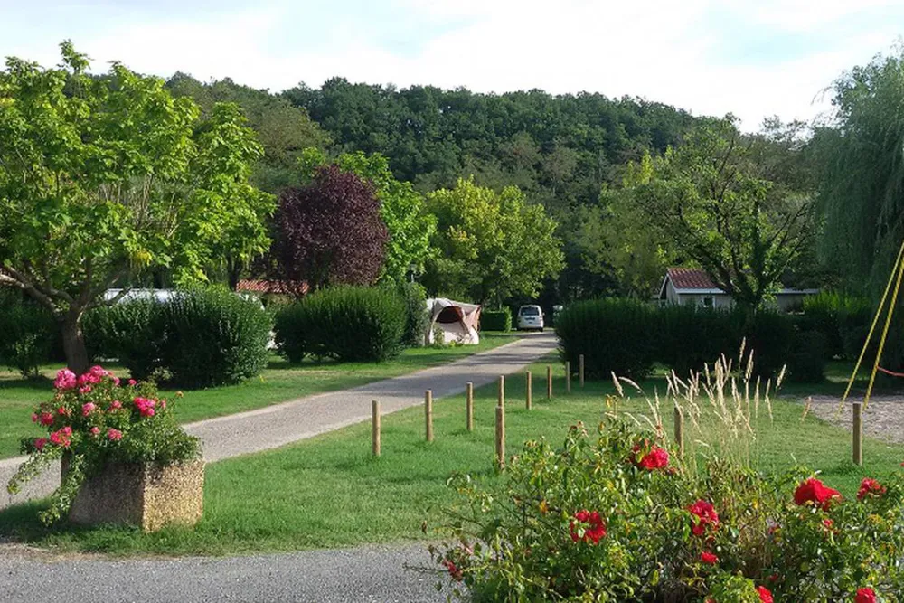 Camping Hameau de Lustrac