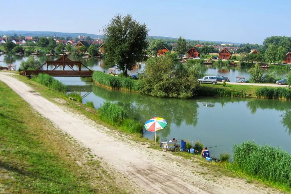 Sárberki Horgásztó és Camping