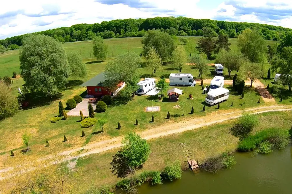 Sárberki Horgásztó és Camping