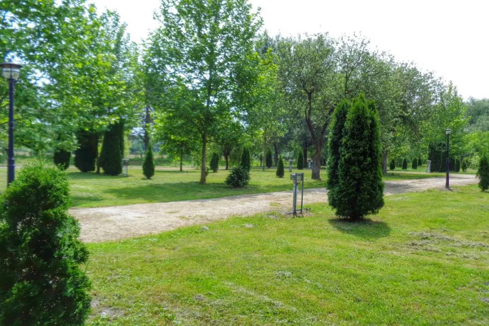 Sárberki Horgásztó és Camping