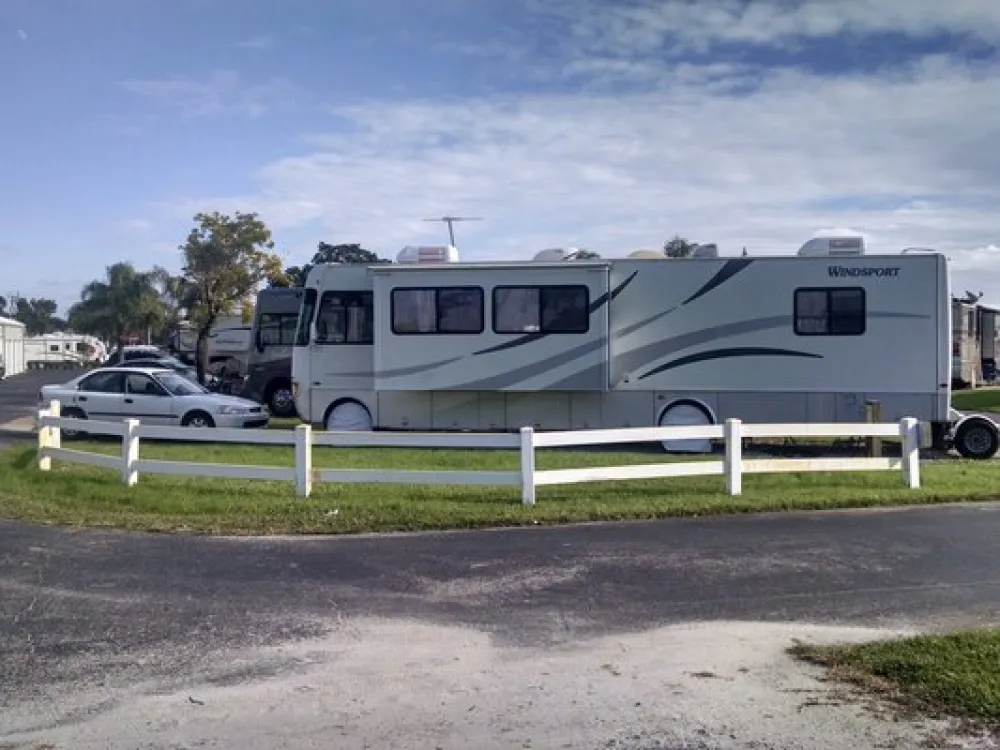 Del-Raton RV Park