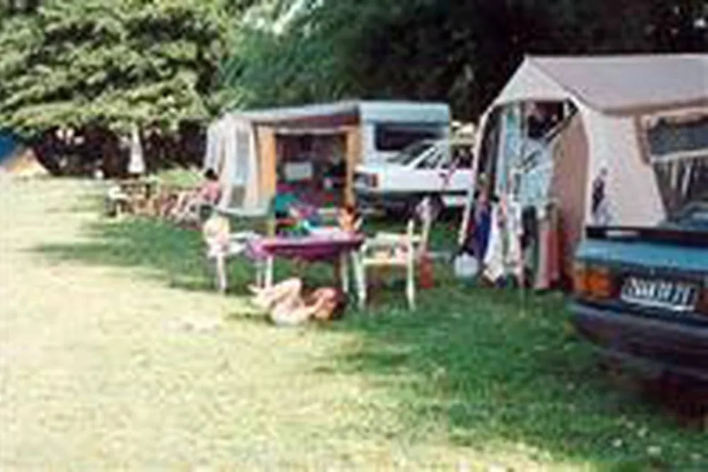 Aire Naturelle De Camping À La Ferme