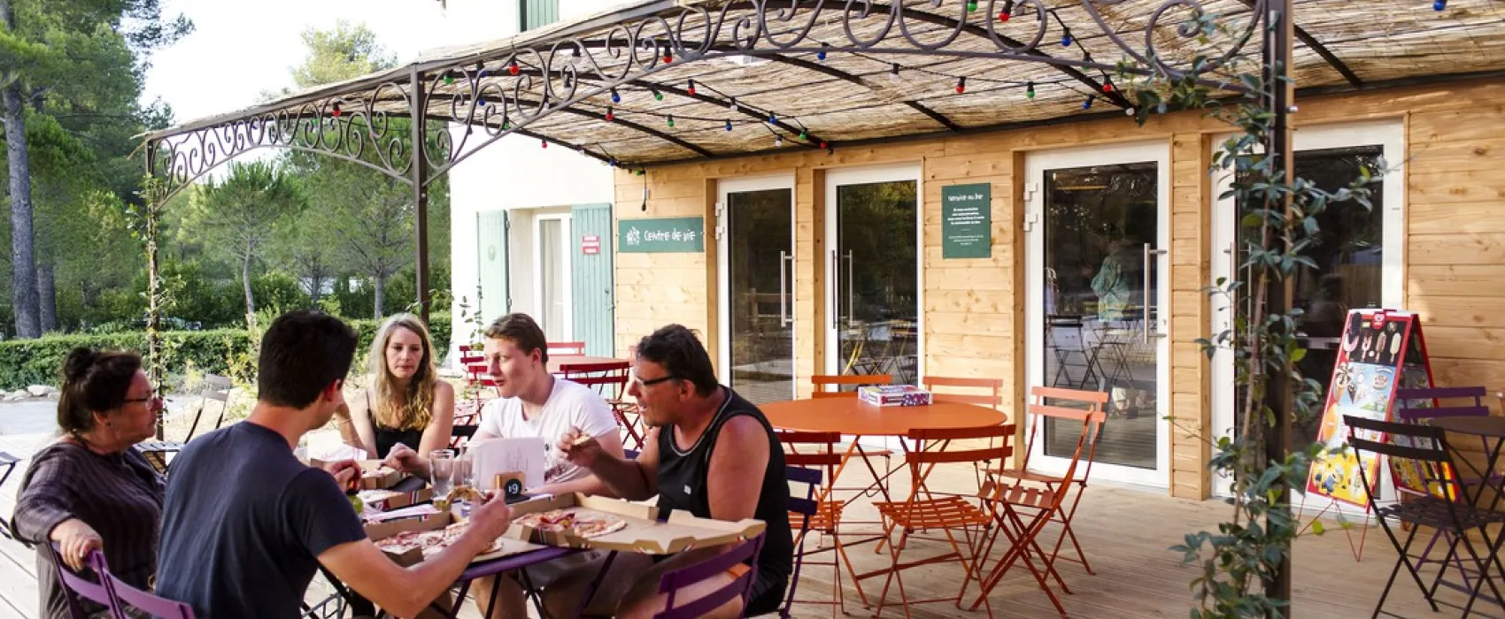 Huttopia Fontvieille - Provence