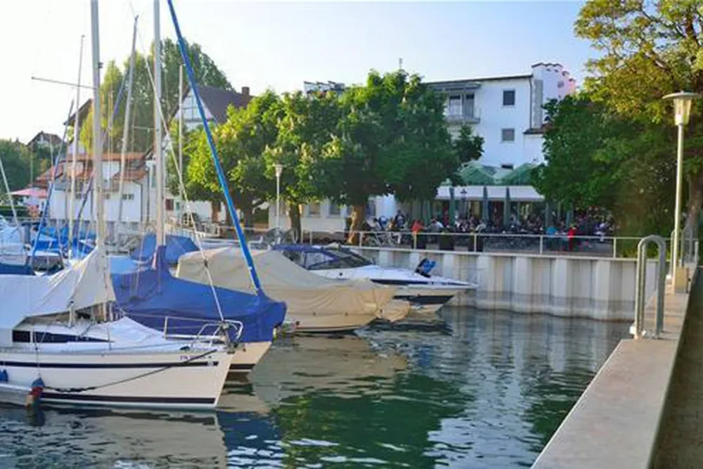 Schloss Helmsdorf OHG