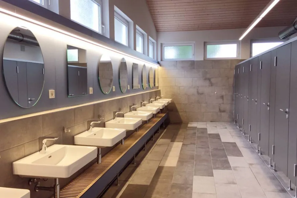 Schloss Helmsdorf OHG