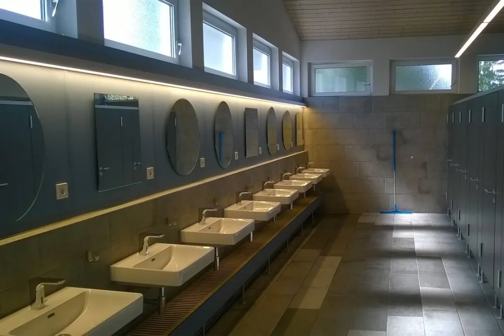 Schloss Helmsdorf OHG