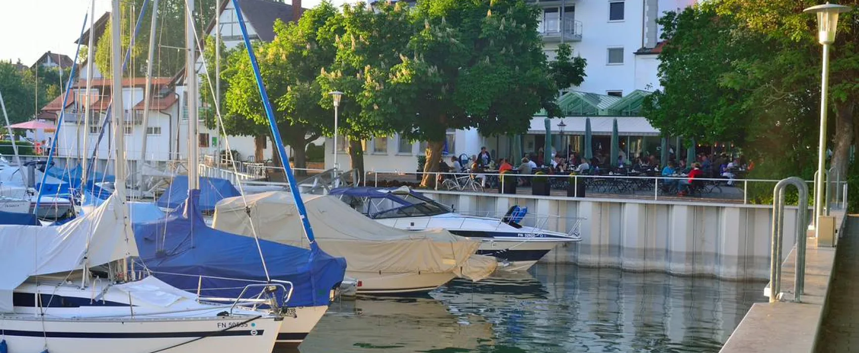 Schloss Helmsdorf OHG