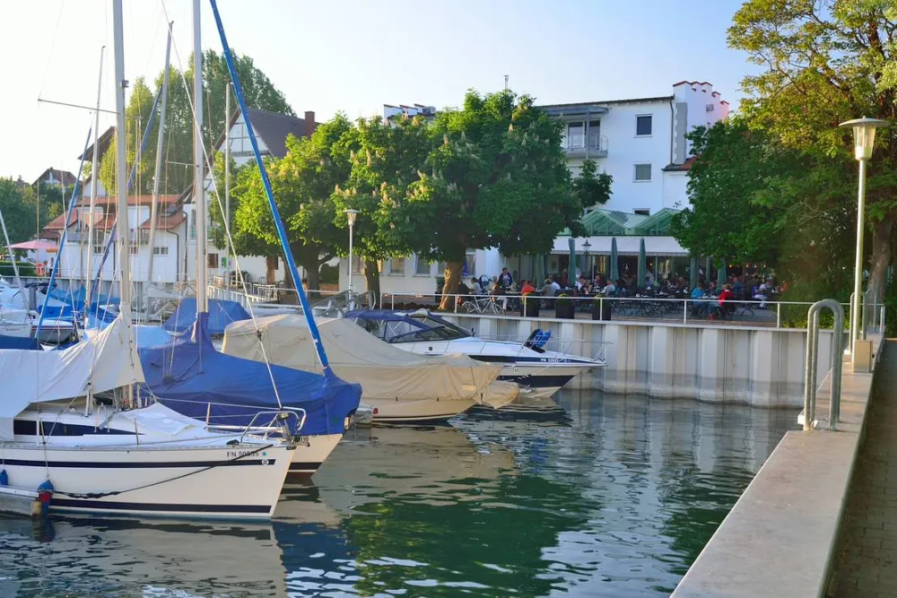 Schloss Helmsdorf OHG