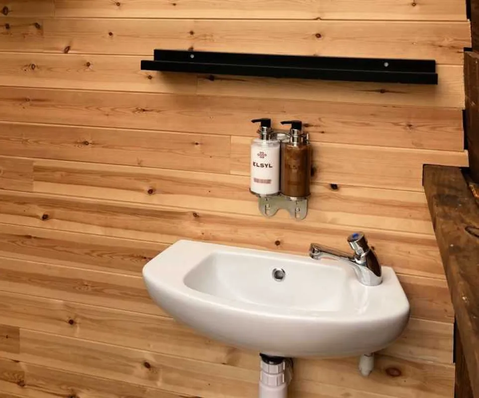 Walltree House Camping