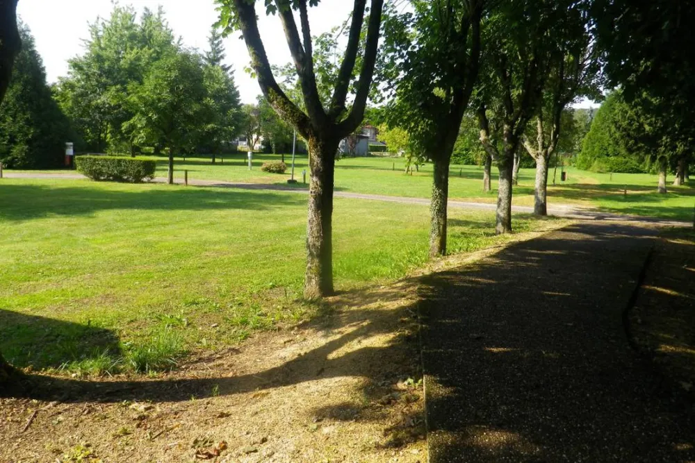 Camping Les Dames De Meuse