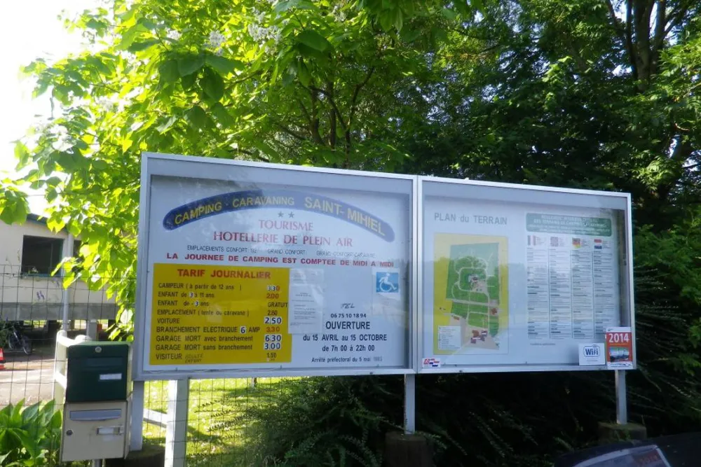 Camping Les Dames De Meuse