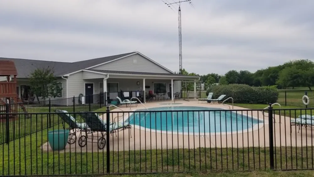 Bluebonnet Ridge RV Park & Cottages