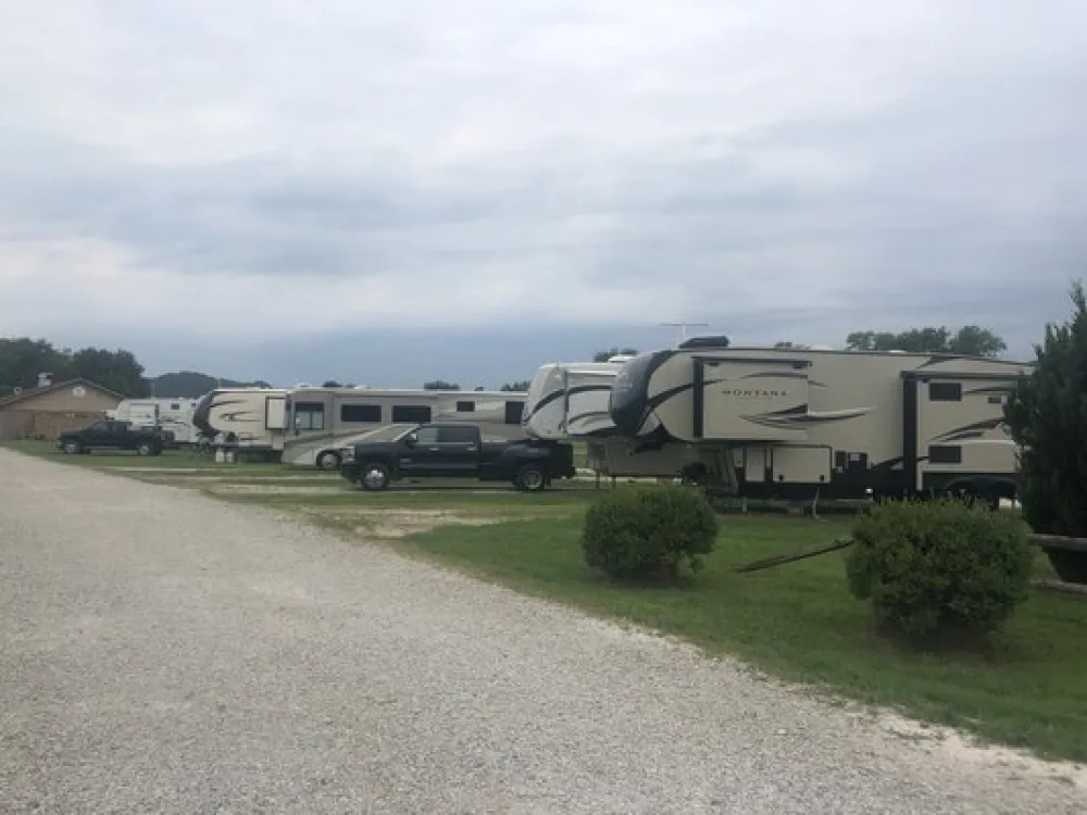 Robert Newlon Airpark RV Park