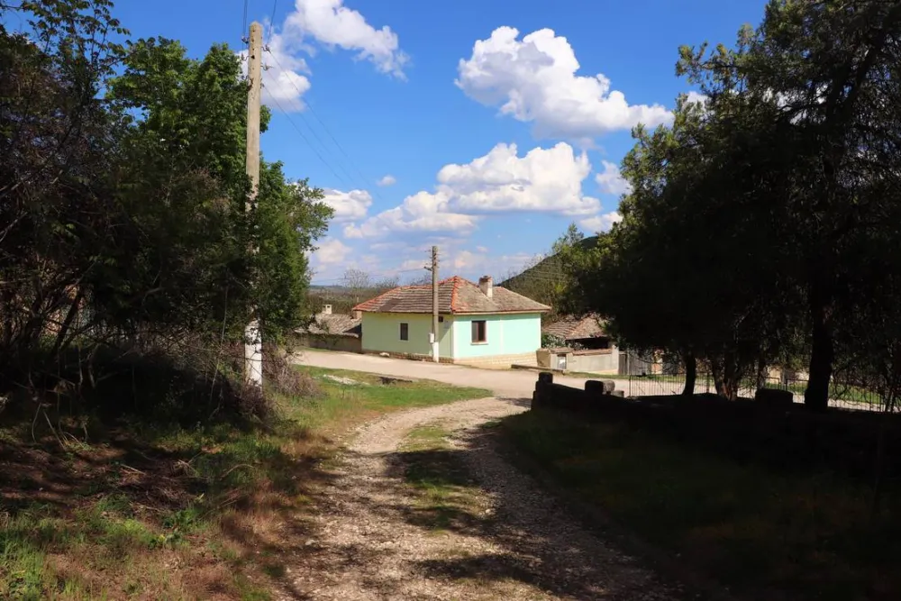 Lisi Vrah Campsite and B&B