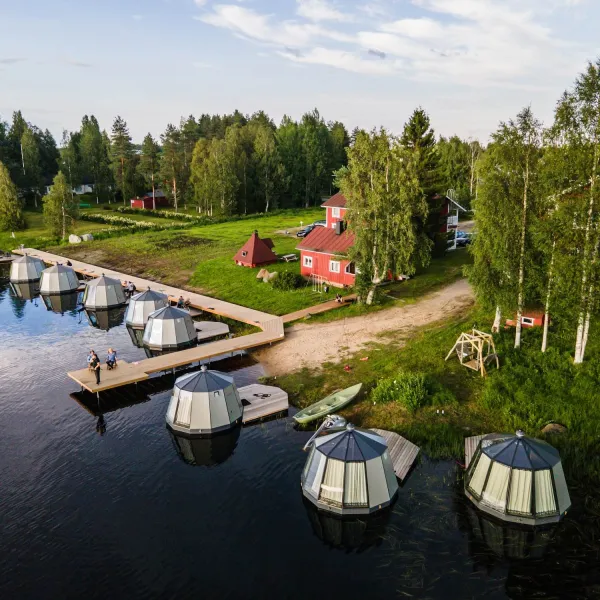 Arctic Guesthouse & Igloos
