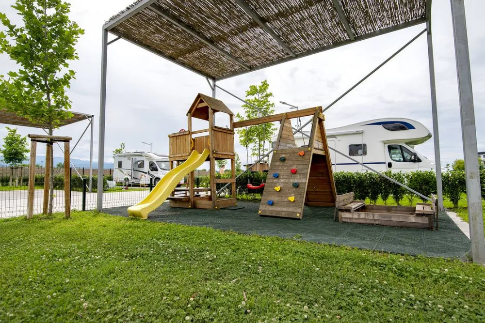 Glamping & Motel Alliance