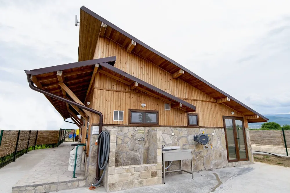 Glamping & Motel Alliance