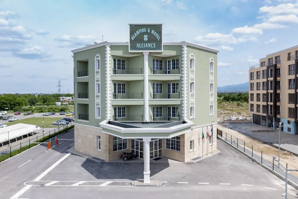 Glamping & Motel Alliance