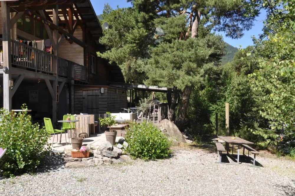 Camping River Caravaning