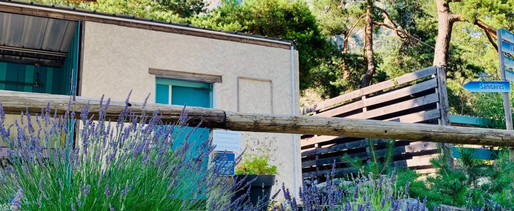 Camping River Caravaning